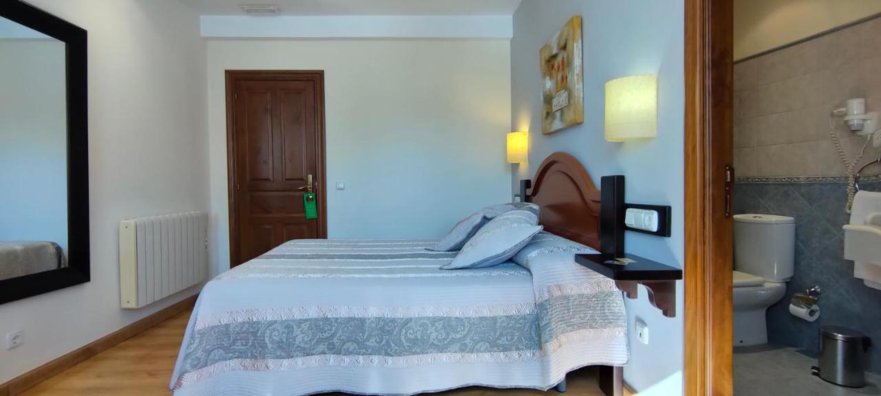 Hotel Rural La Plaza Caso Exterior photo